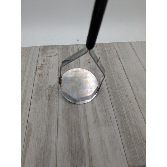 Vintage #3 Potato Vegetable Solid Blade Masher Black Handle Utensil 9 3/8" - Picture 2 of 8